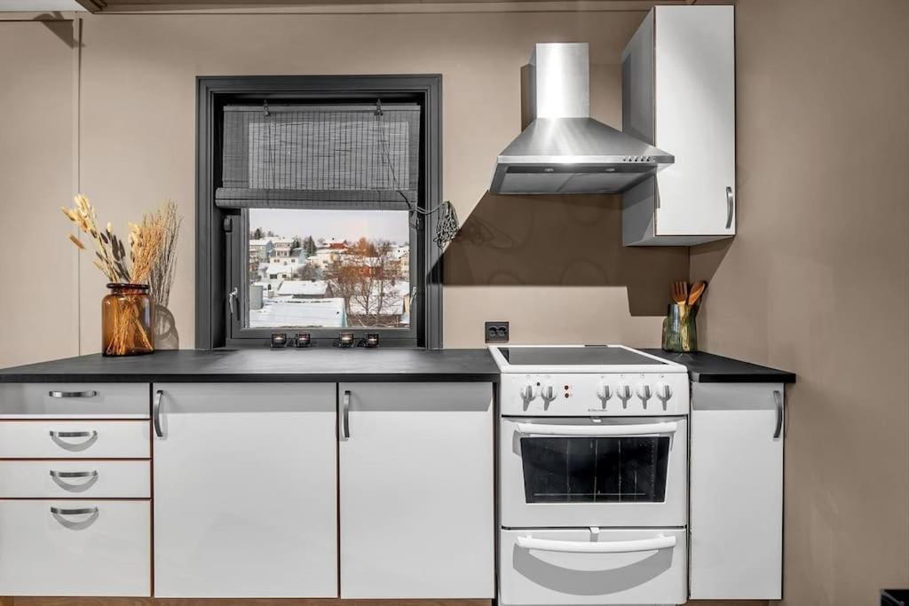 Apartment For Groups & Families - Free Parking - Near Centrum *