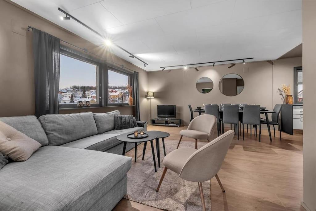 Apartment For Groups & Families - Free Parking - Near Centrum Tromso