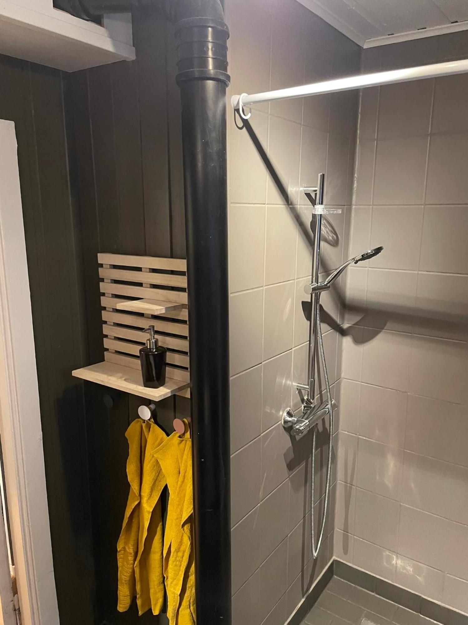 Centrally Located In Classic Townhouse Tromsø