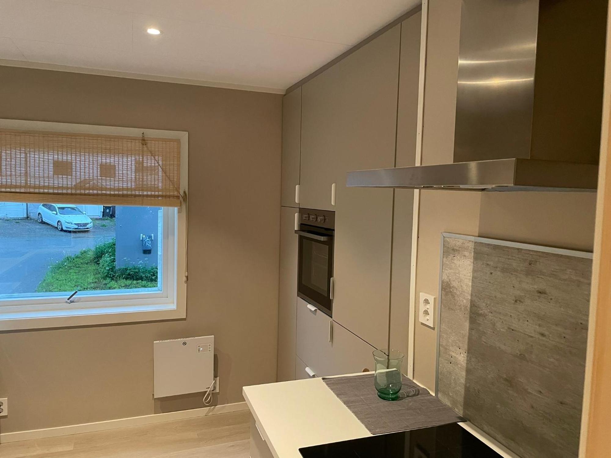 Centrally Located In Classic Townhouse Apartment