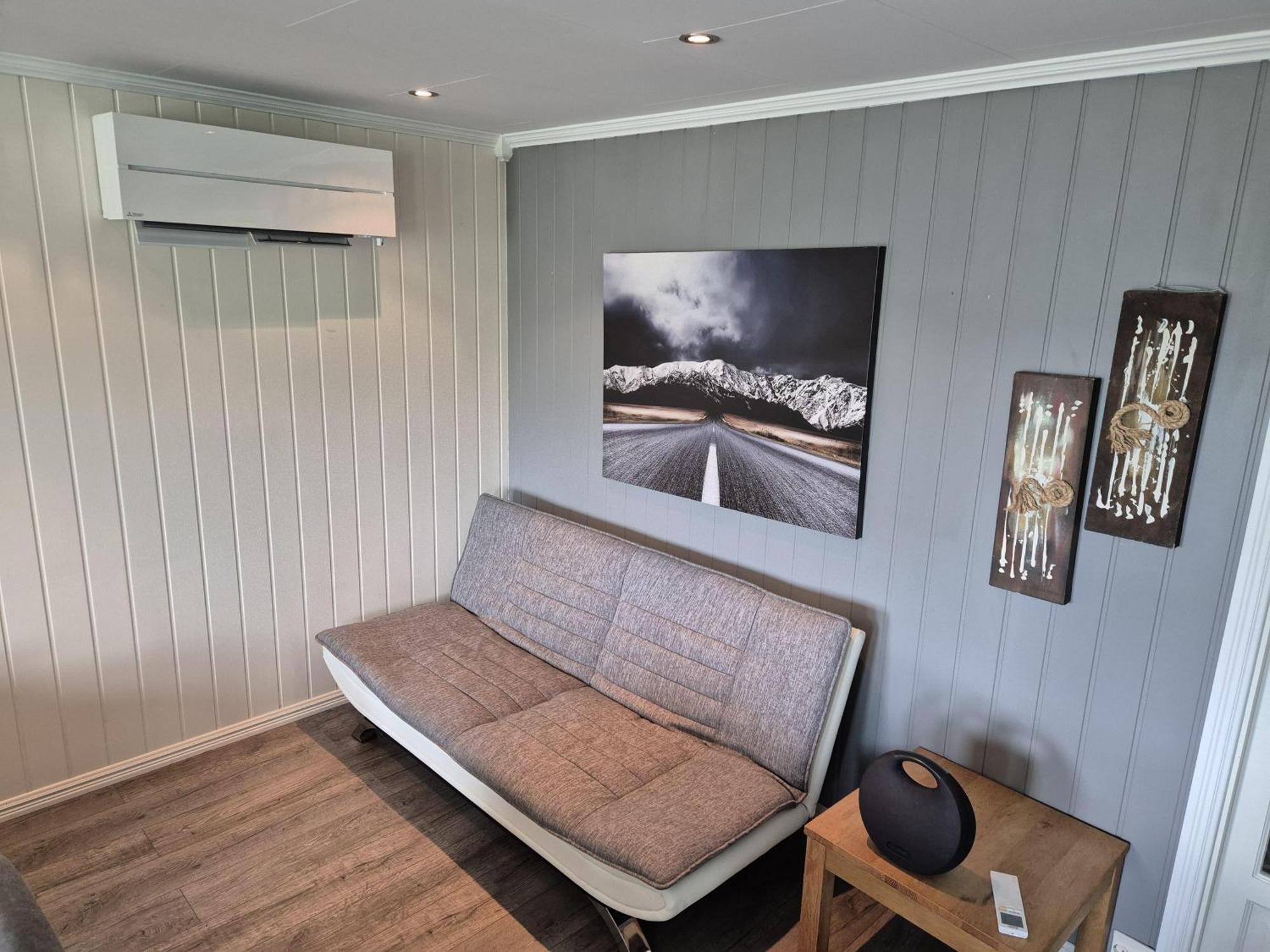 Lovely 4 Bedroom House With The View Of Aurora Holiday home *