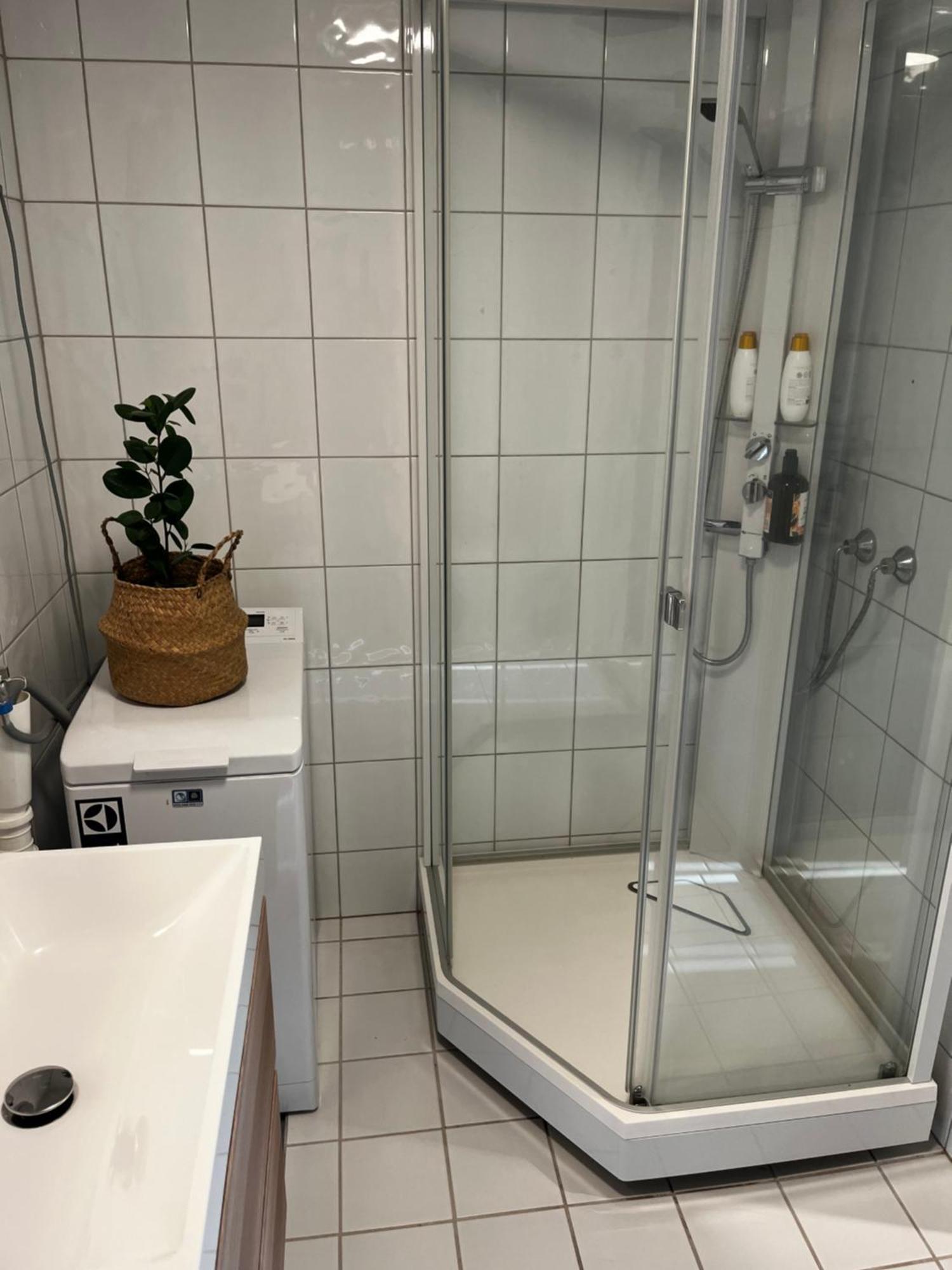 Liten Koselig Hybelleilighet For 1 Til 2 Personer - Sentral Beliggenhet Og Gunstig Pris Apartment Tromsø