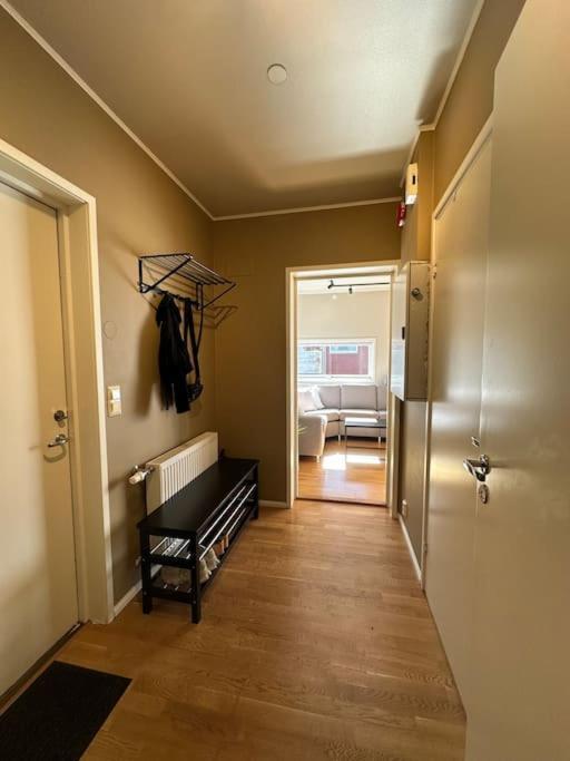 Cozy 2 Bedroom Apartment *