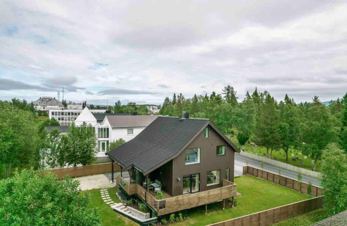 Villa Aurora Polaris - With Outdoor Sauna - 750m From Center - Free Parking Tromso