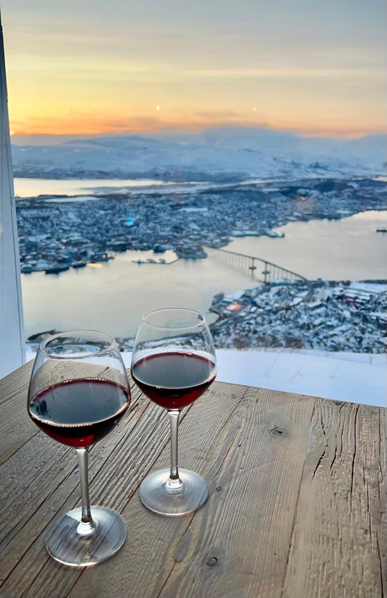 Nydelig Hjem Naert Alt I Rett Med Fjellheisen Gratis Parkering Rett Med Huset * Tromso