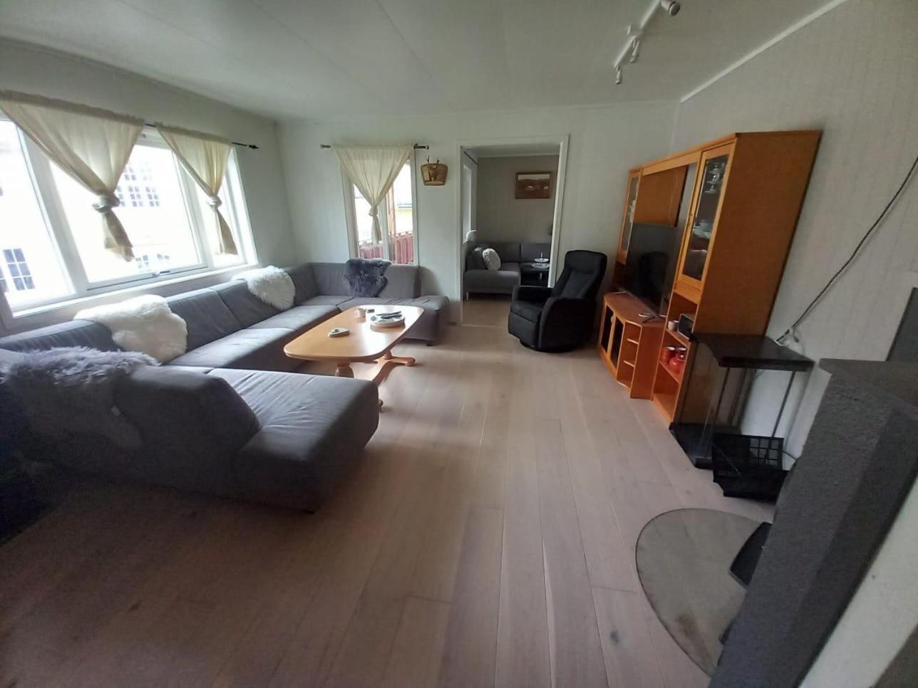 Arctic Paradise - 4 Bedroom In Apartment