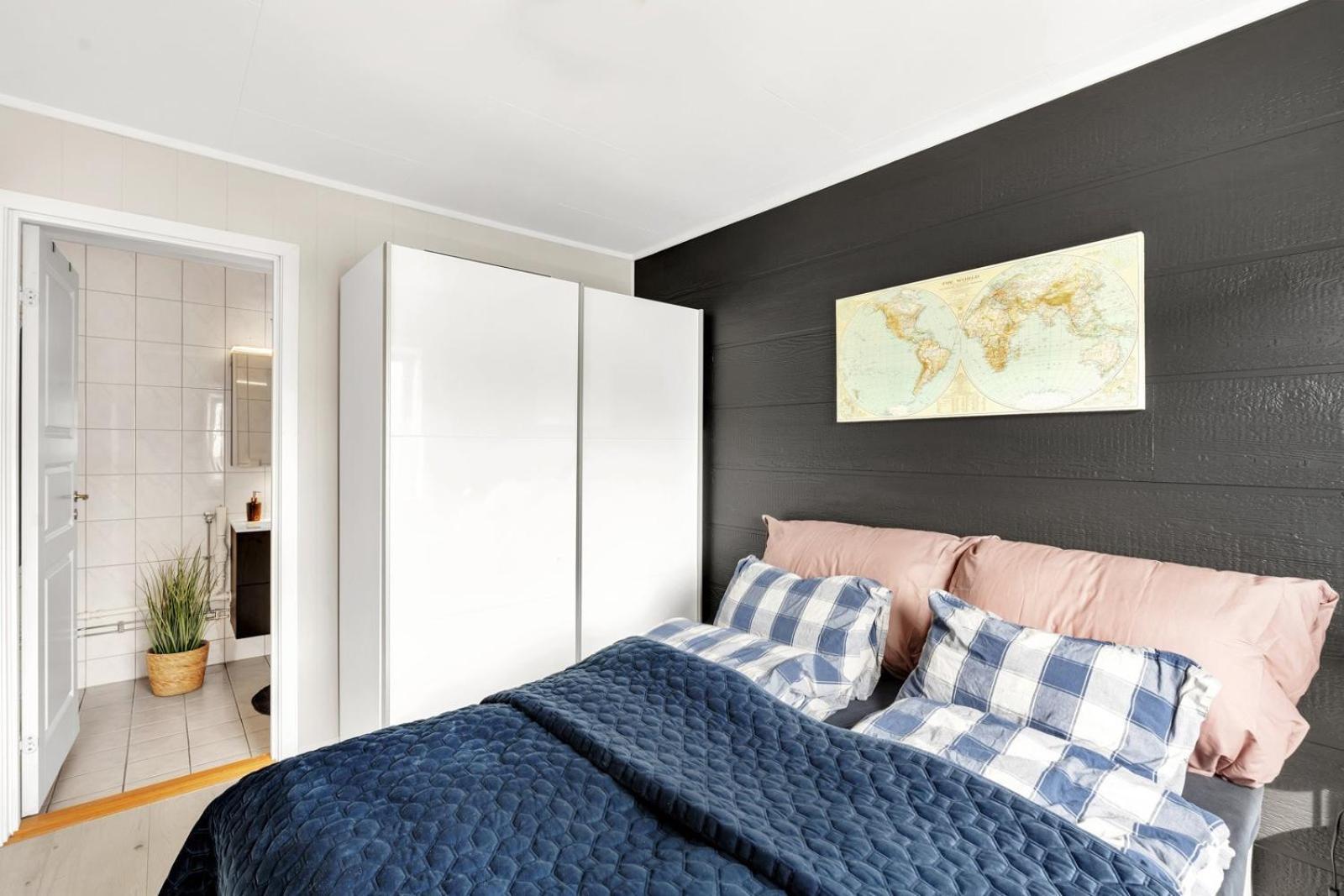 Downtown With Queensize Bed And Parking Appartement *
