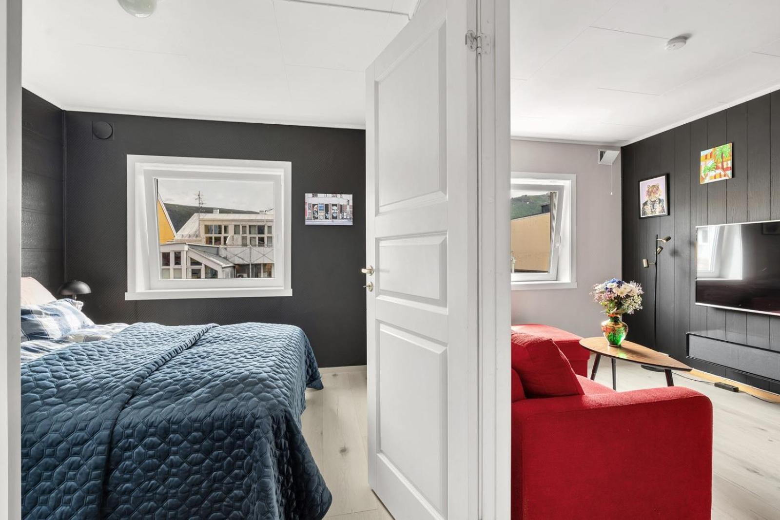 Downtown With Queensize Bed And Parking Appartement