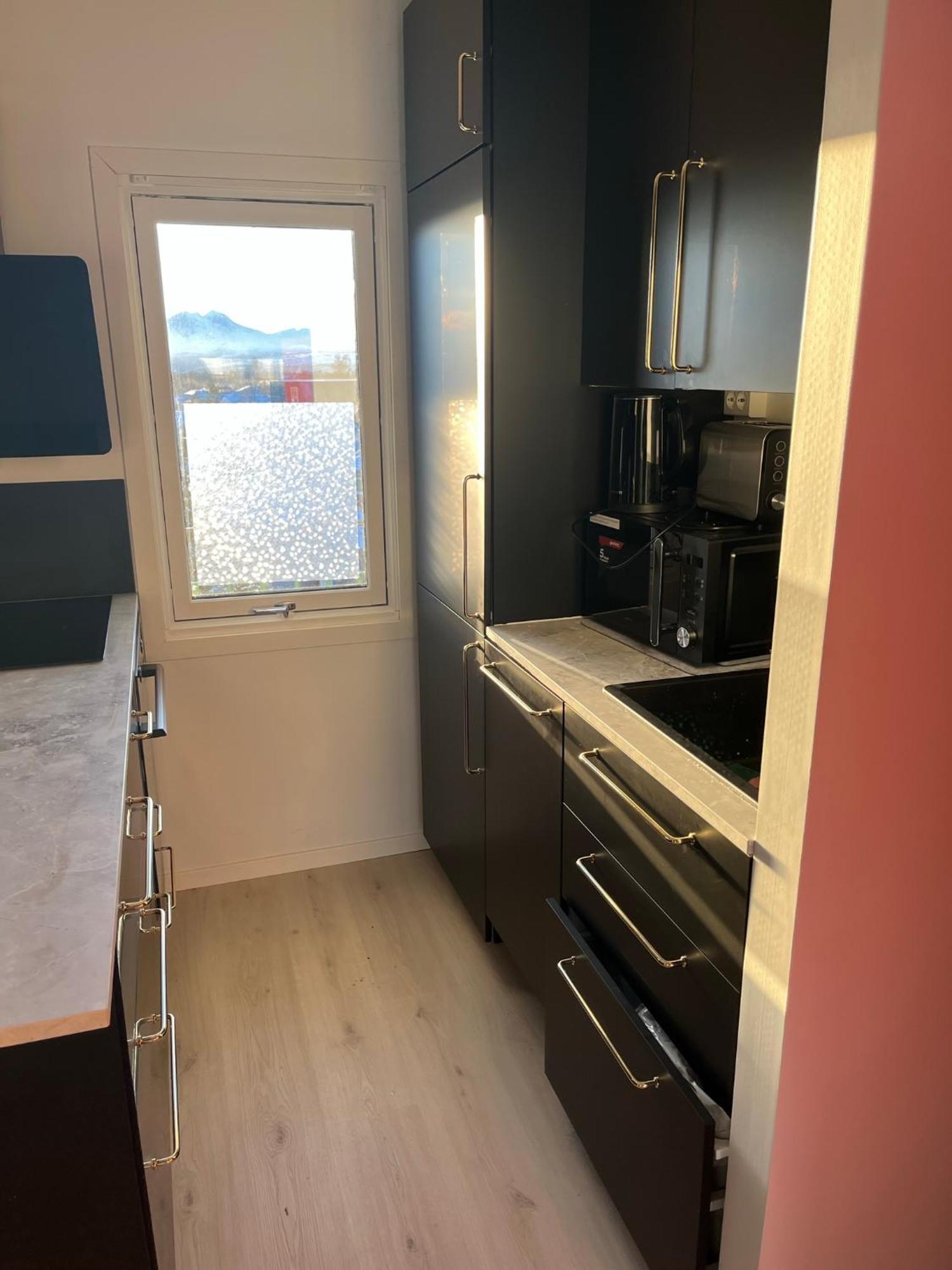 Sentral Liten Med Fin Utsikt Og Parkering * Tromso