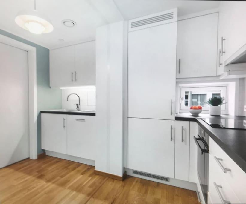 Apartment Modern Sunny In With Parking *