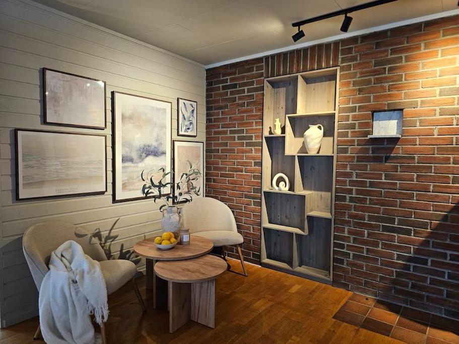 Urban In Center! Apartment *