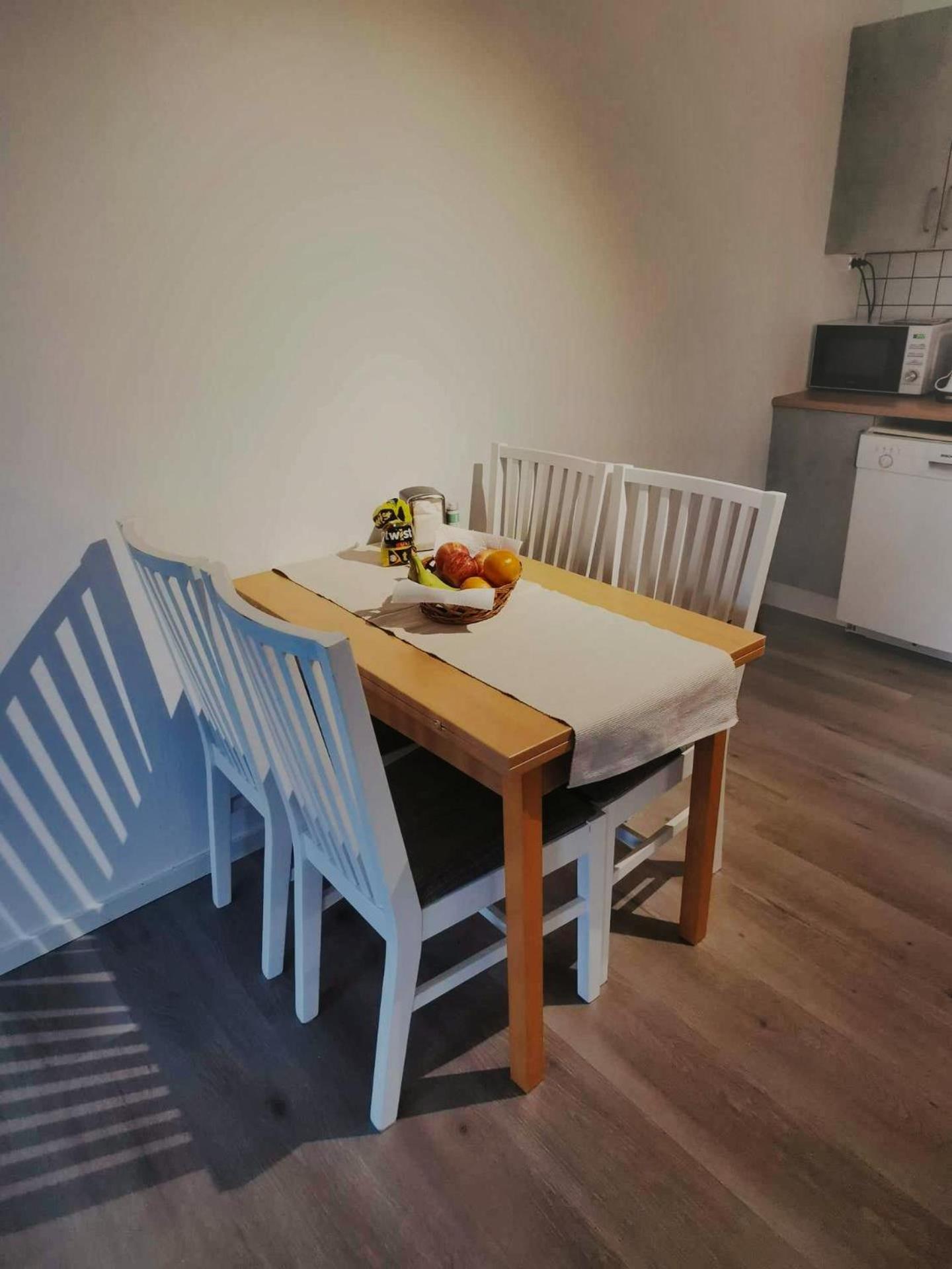 Modern 2 Bedroom Luxury King Bed, New Queen Bed, Free Parking, Perfect For Aurora Hunting And Exploring Kvaloya, Tromso, And Surrounding Islands Year-round