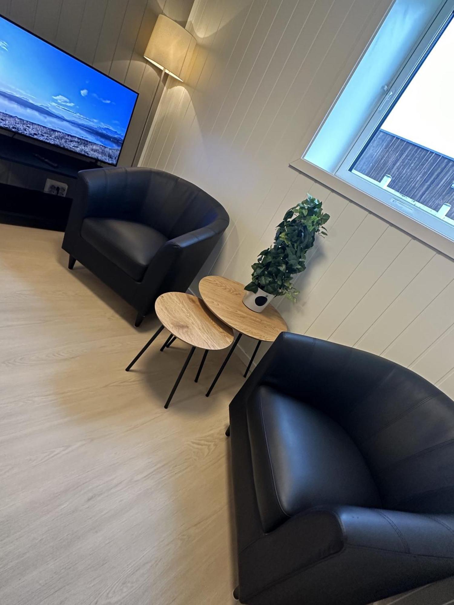 Sentral Med 3 Soverom Og Kjokken - Mare Appartement