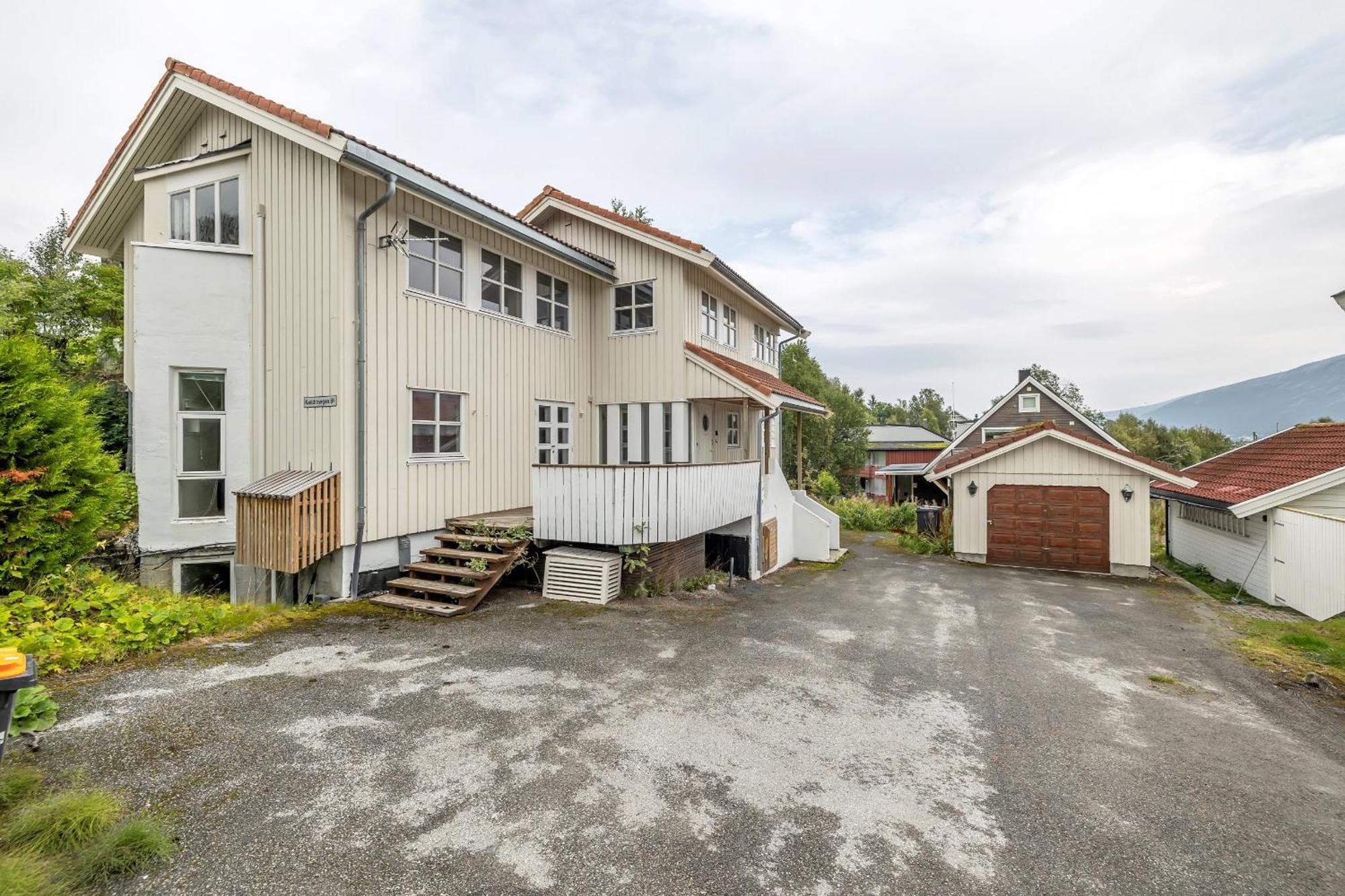 Large Modern House With A View Apartment Tromsø