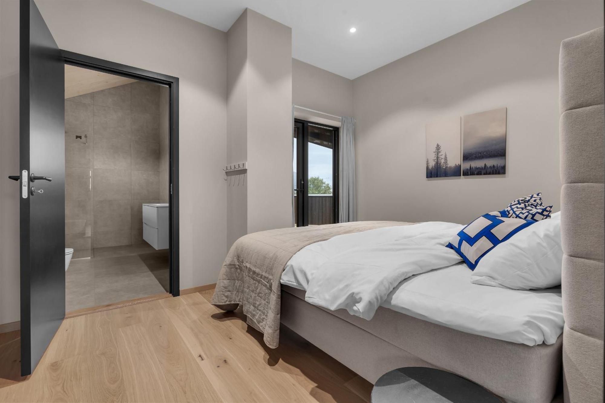 Villa Nansen - New Exclusive Villa, Multiple Units *
