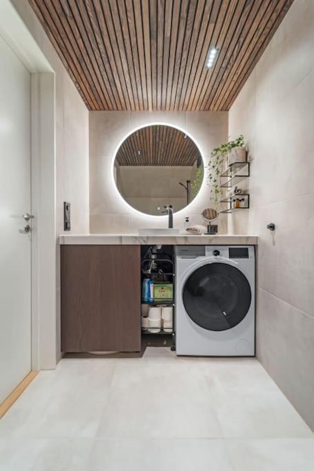 Modern With Free Parking
