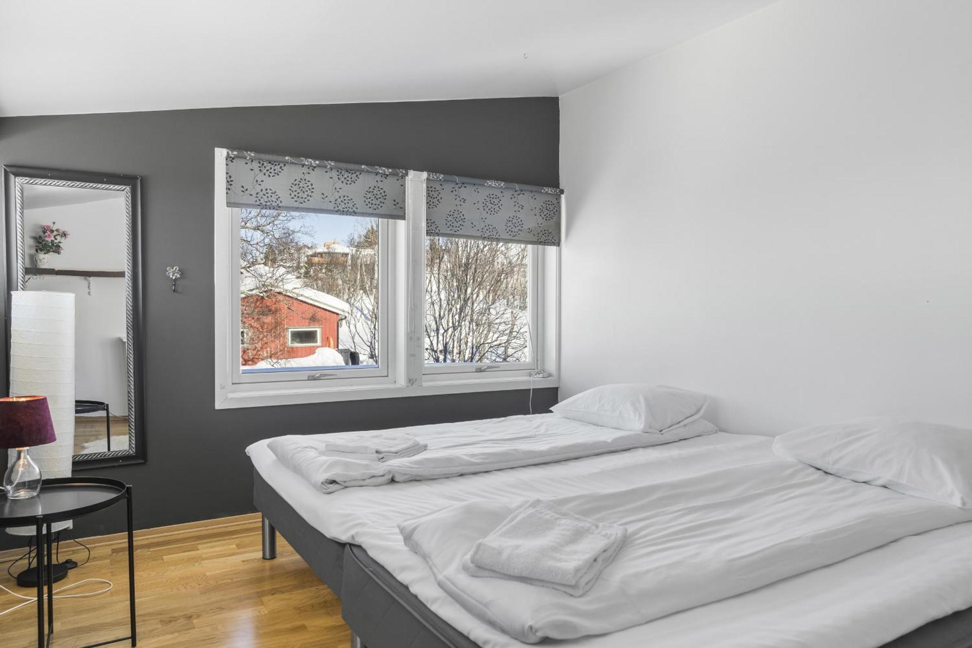 Med Panoramautsikt Og Terrasse Tromso