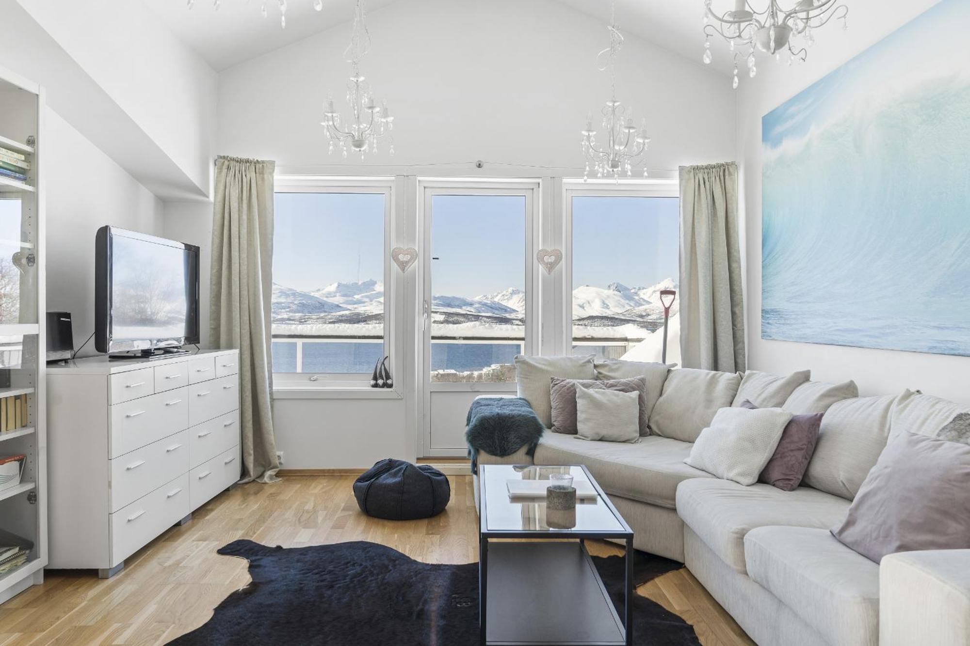 Med Panoramautsikt Og Terrasse