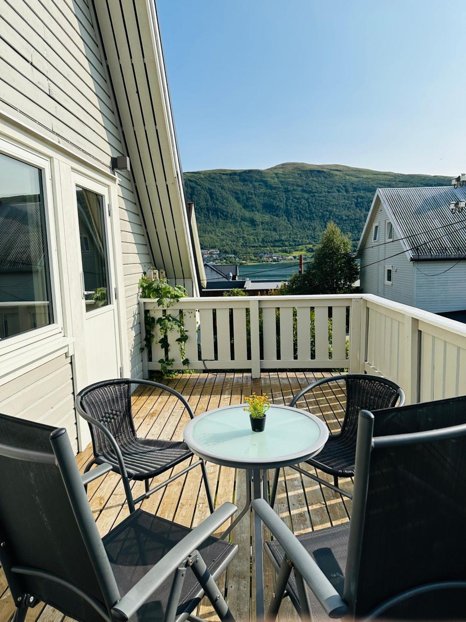 Apartment Sentrumsnaer Med 4 Soverom - Aurora *