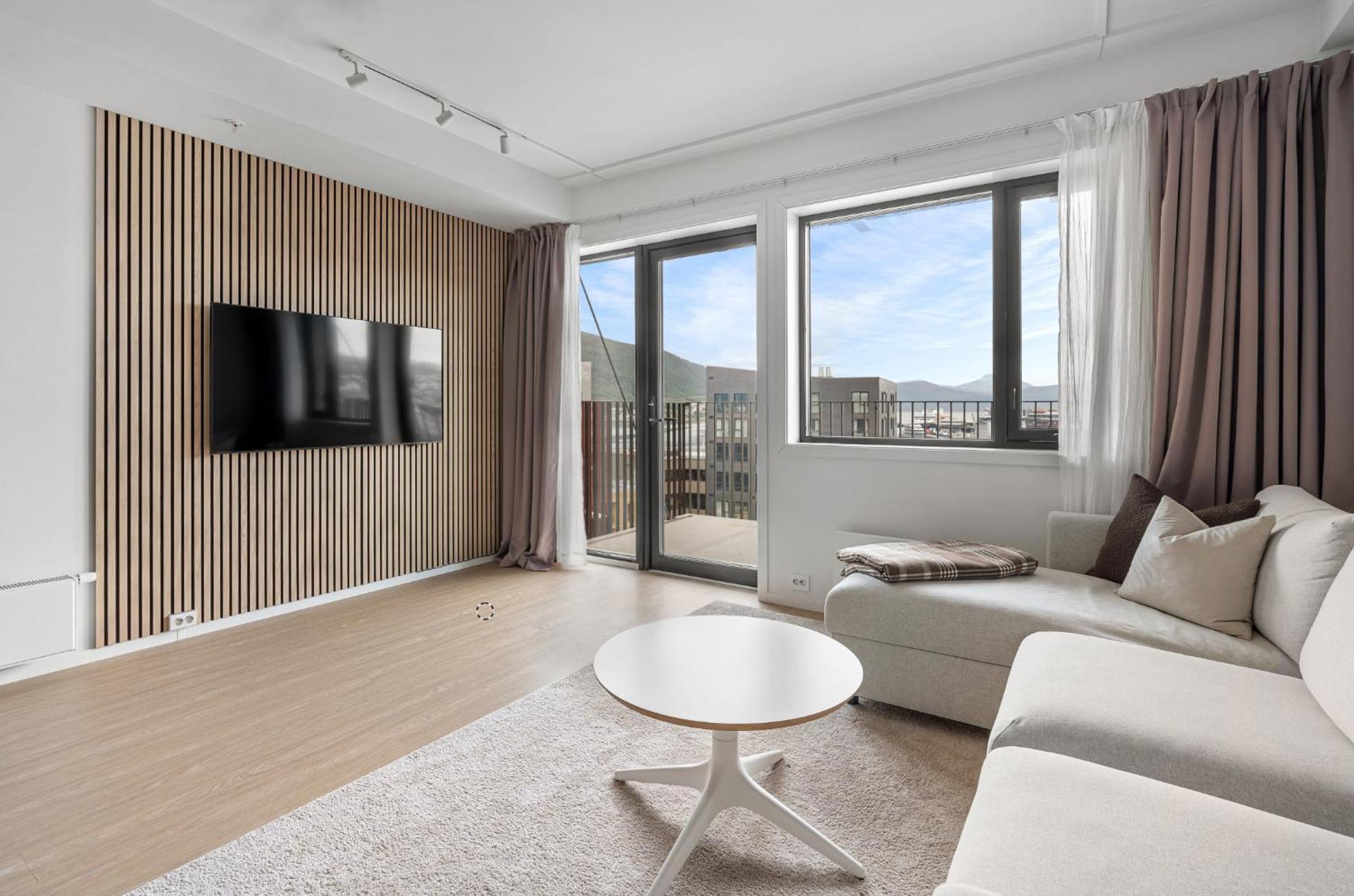 Arctic Vista - Incredible Views Apartment *
