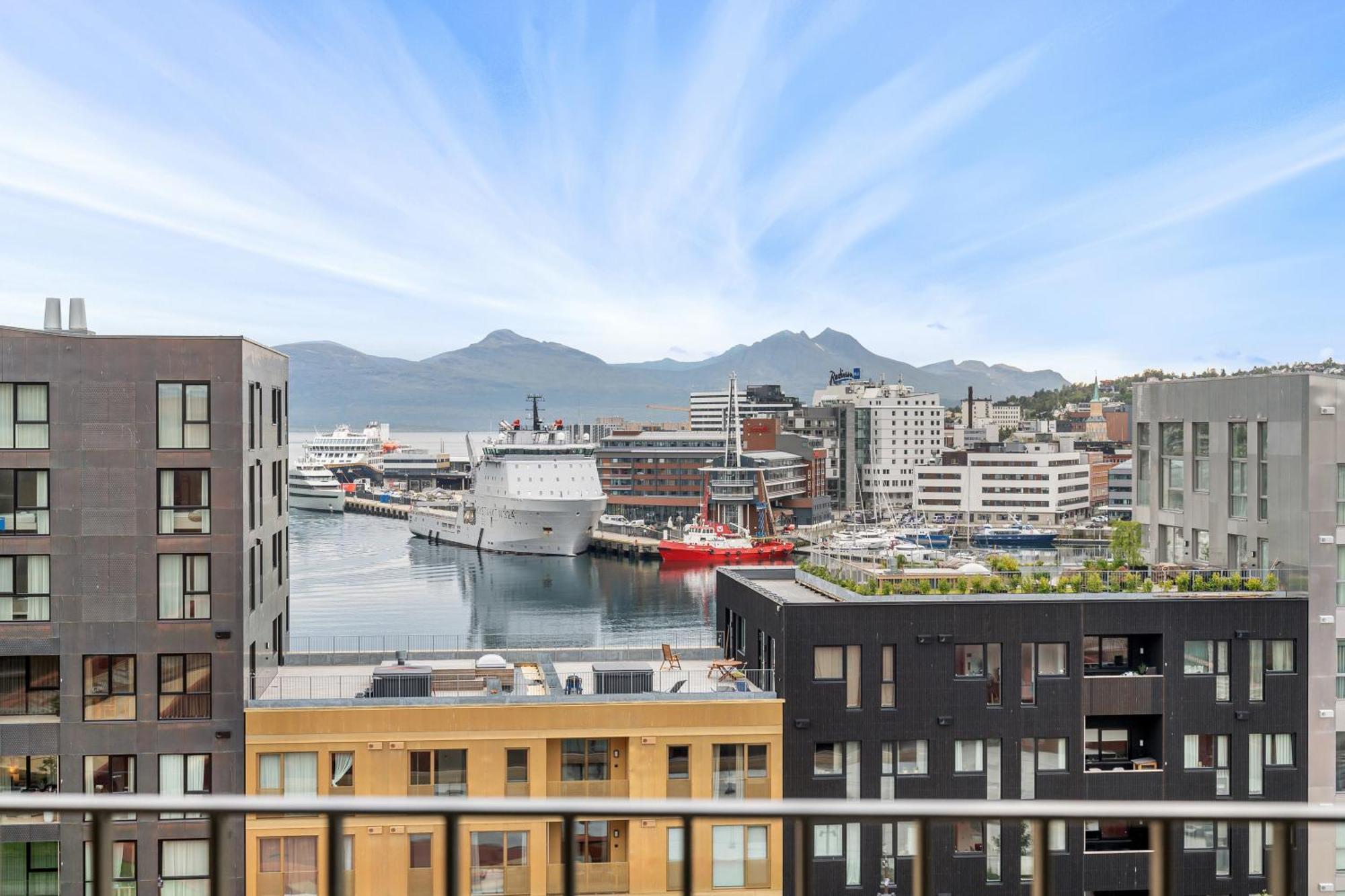 Arctic Vista - Incredible Views Apartment *