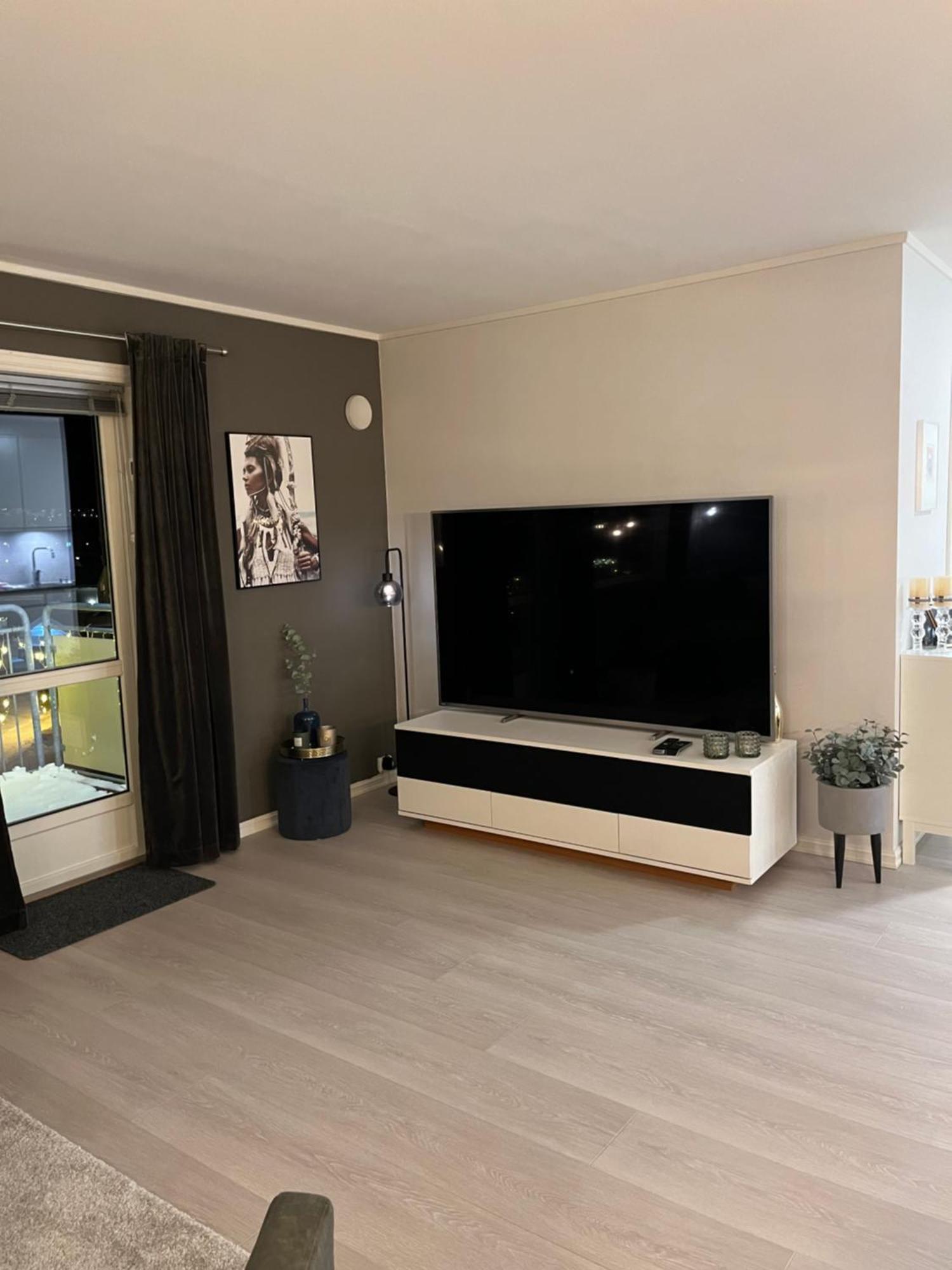 I Med Flott Standard - Naert Alt Apartment Tromso
