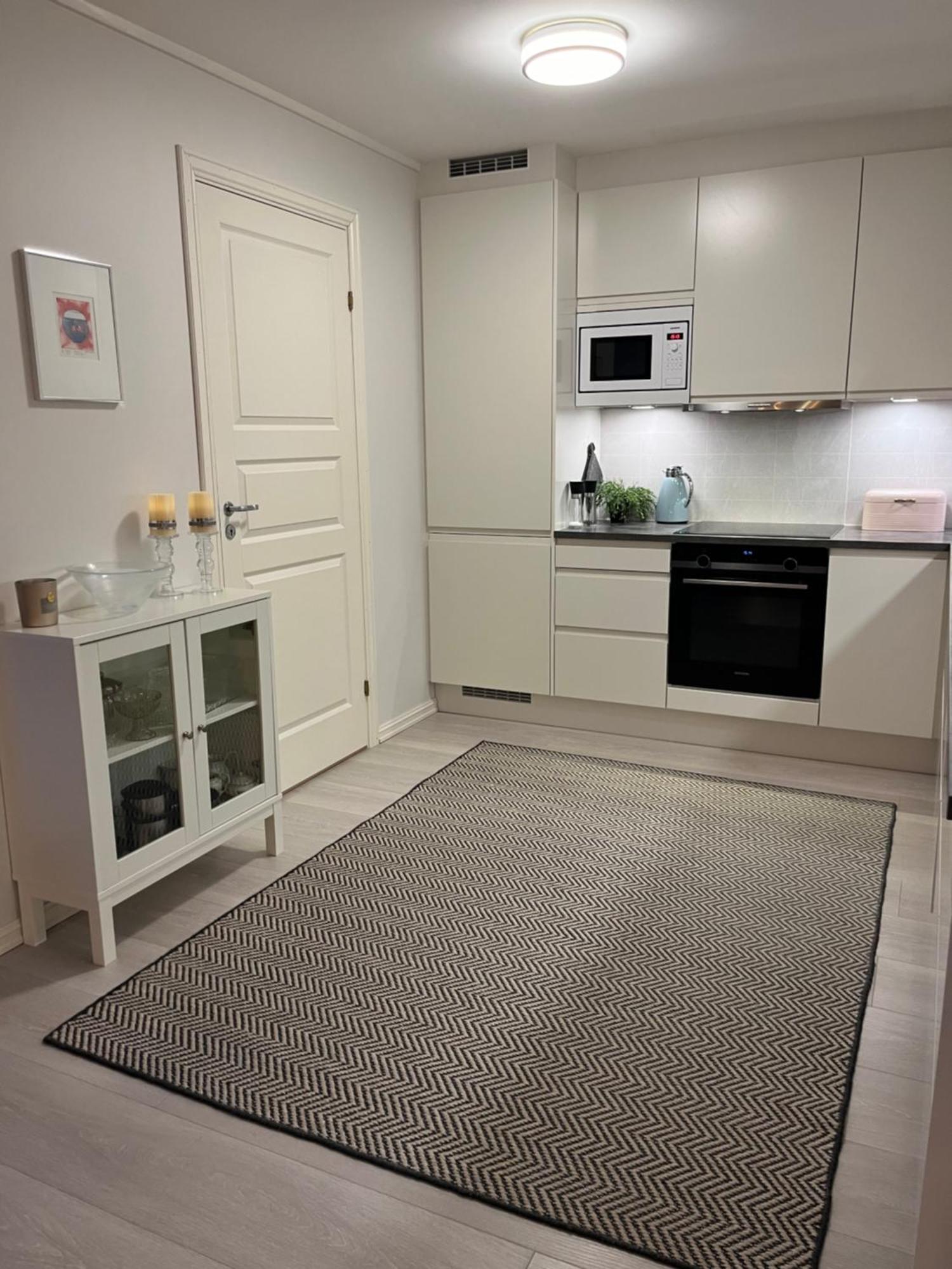 Apartment I Med Flott Standard - Naert Alt Tromso