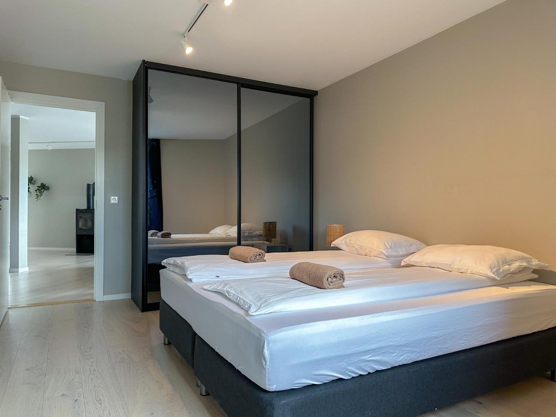 Luxury Facilities For Families L Near Attractions L Free Garage Apartment