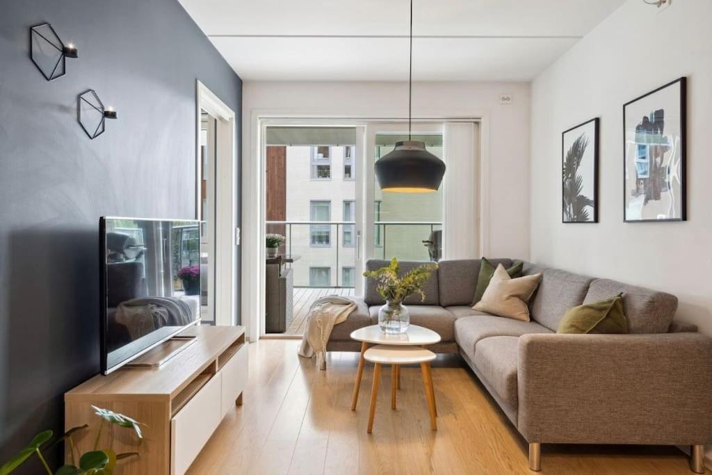 I Apartment *