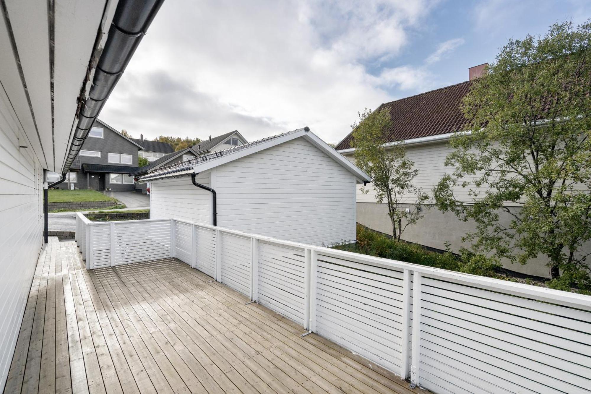 Lovely 4 Bedroom House With The View Of Aurora