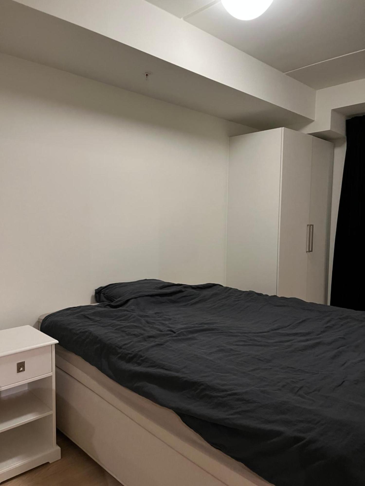 Modern One-bedroom Apartment *