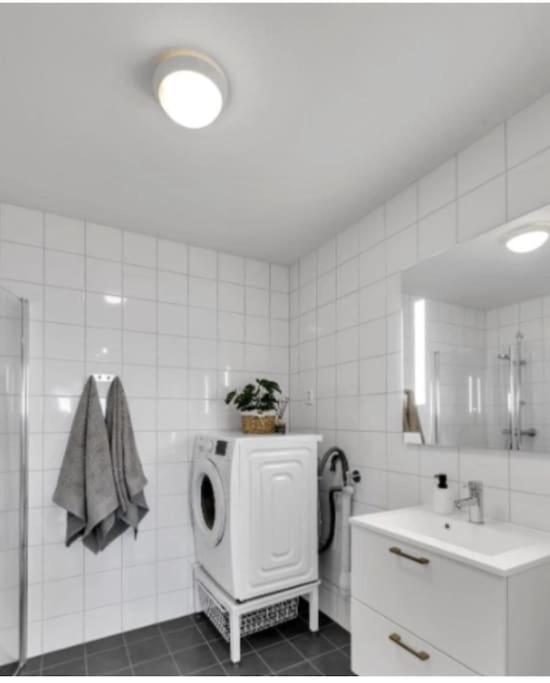 Moderne Hybel Naer Naturen - Gratis Parkering!