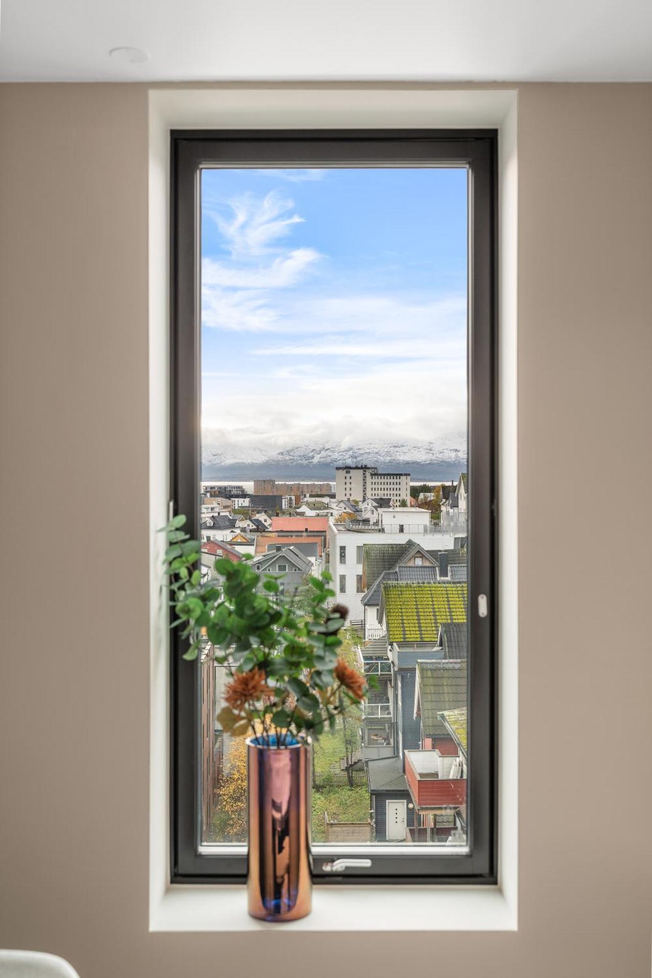 Luxury Downtown With 2 Bedrooms And 2 Bathrooms And Parking * Tromsø