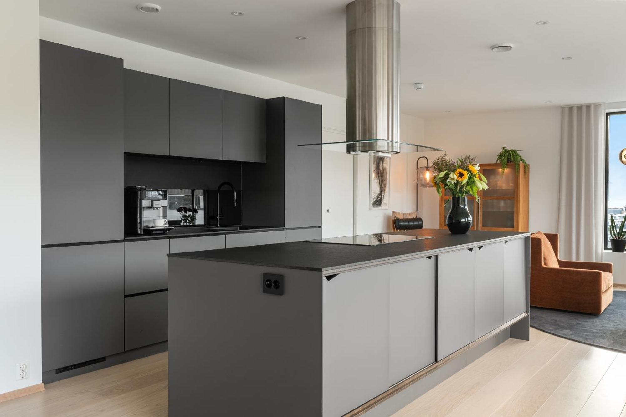 Luxury Downtown With 2 Bedrooms And 2 Bathrooms And Parking Apartment Tromsø
