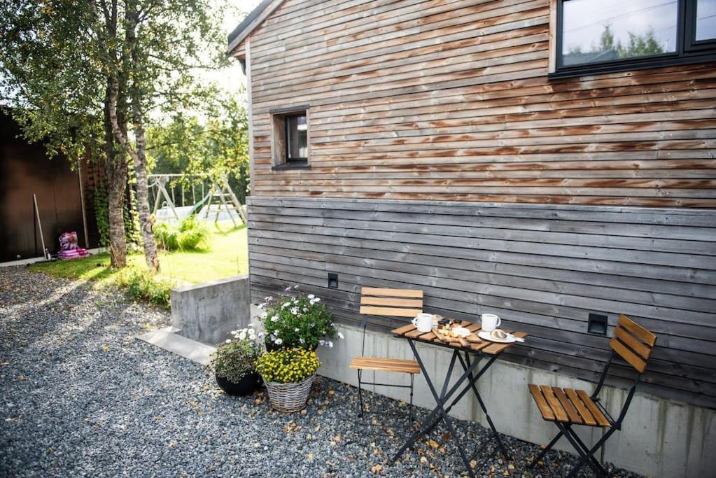 Arctic Retreat - Lovely Next To Amazing Nature Apartment Tromsø