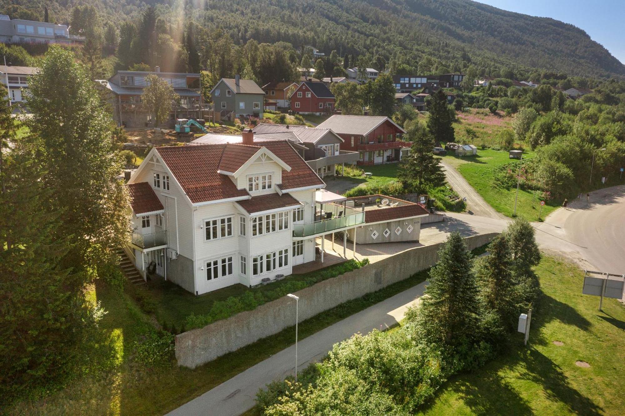 Tromsdalen Villa *