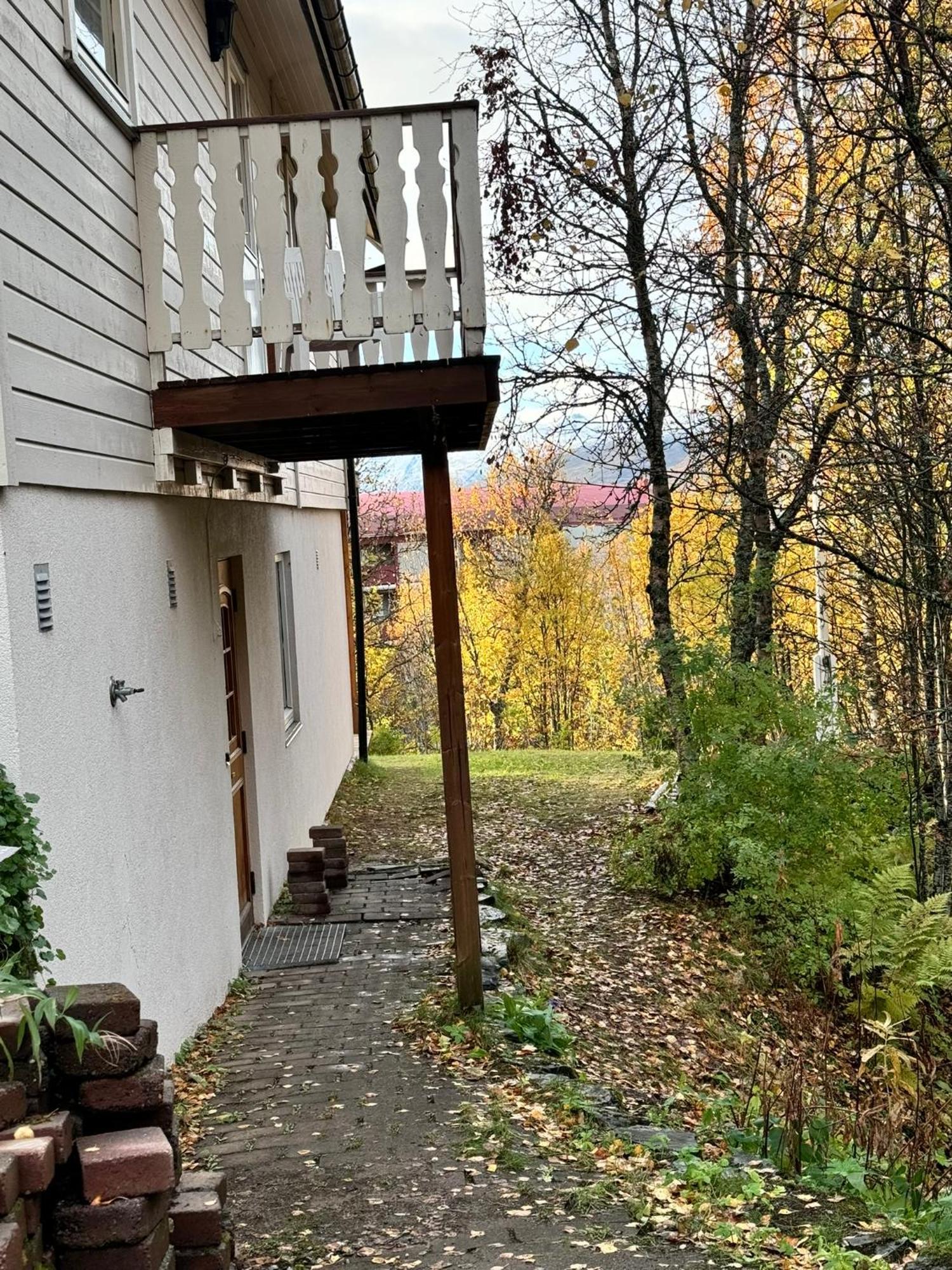 Cozy With Outside Terrace Apartment *