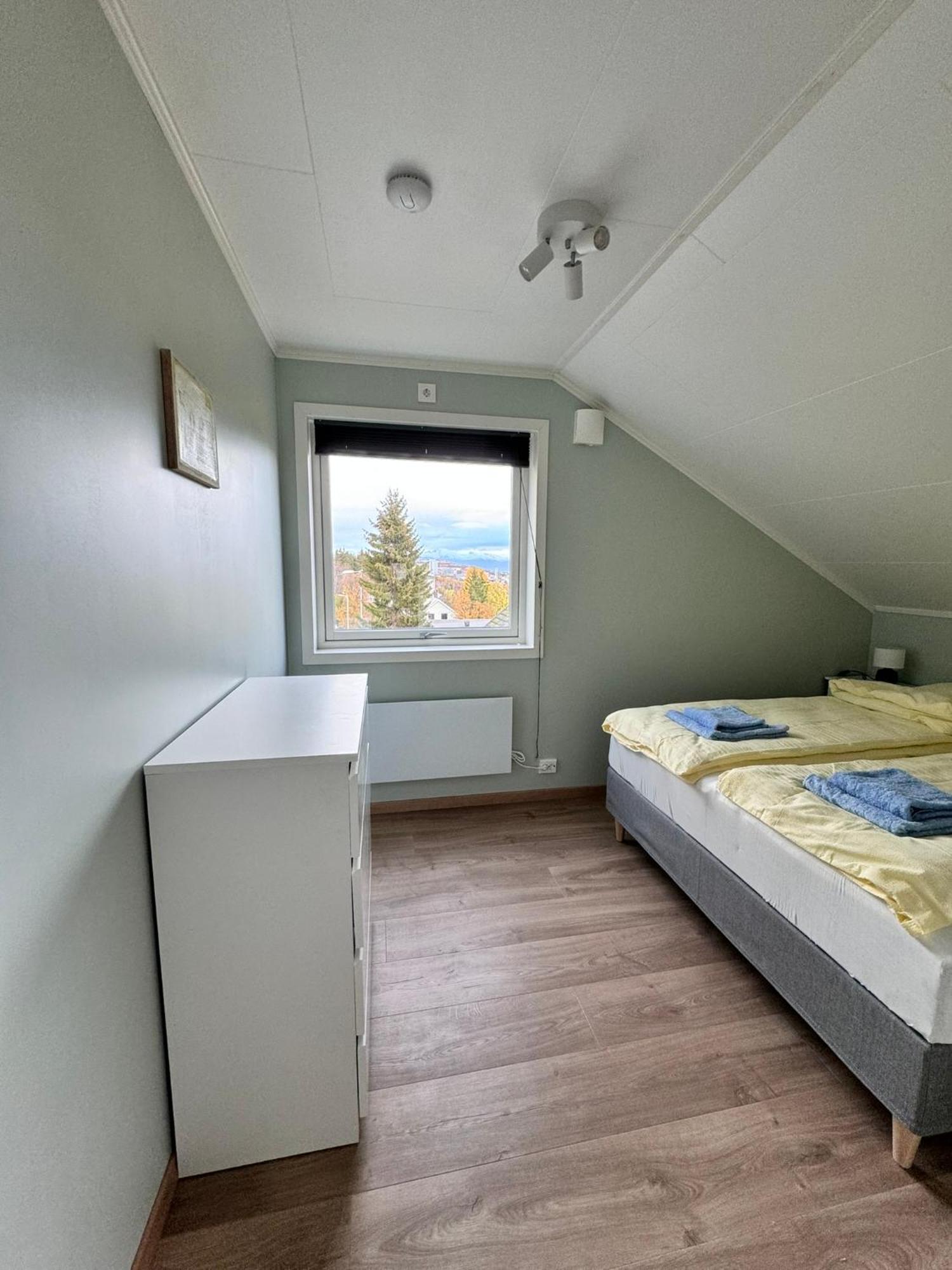 Cozy With Two Bedrooms And Beautiful View Apartment Tromso