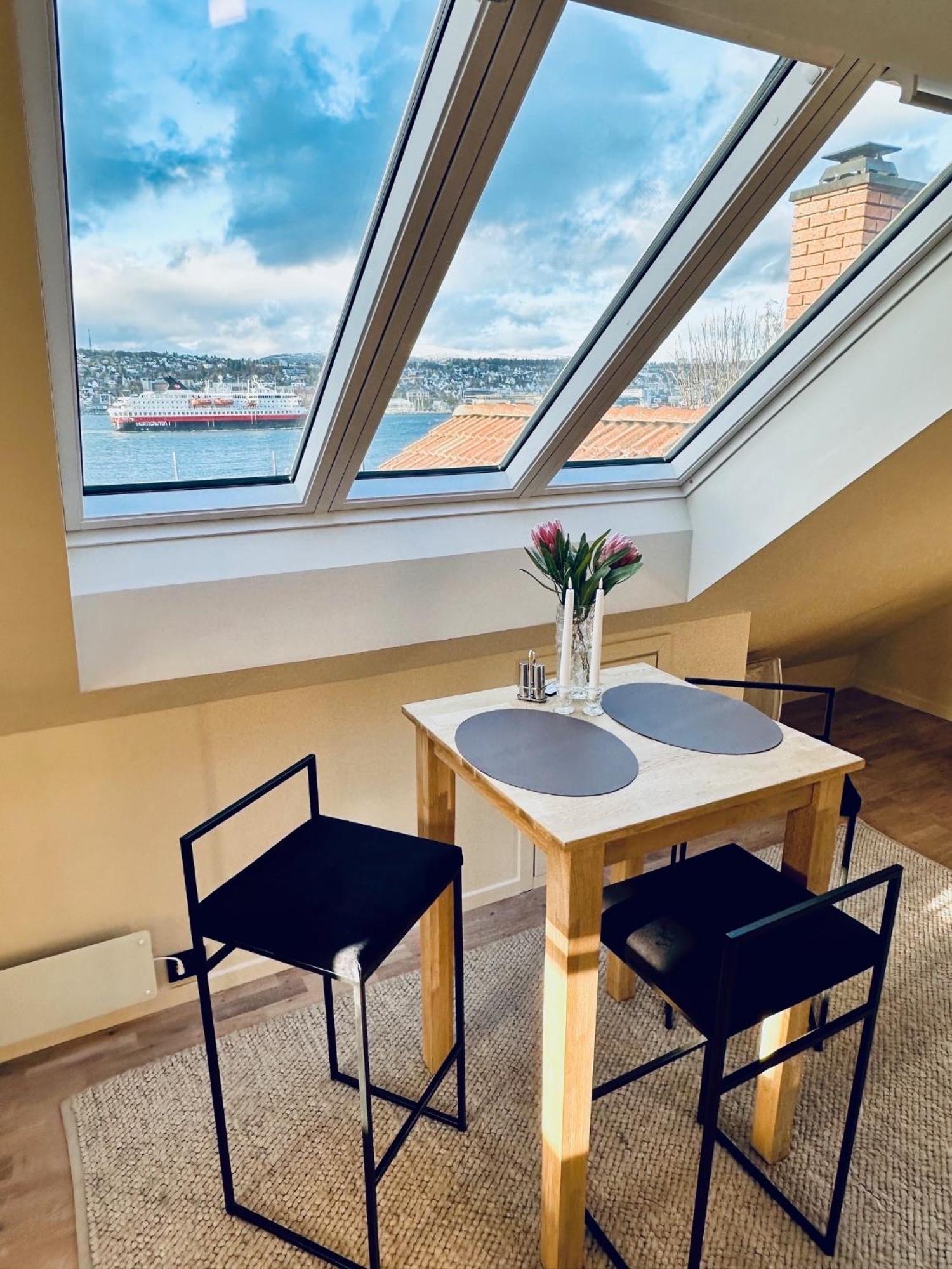 Appartement Urban Rooftop With Panoramic Sea View - Free Parking Tromsø