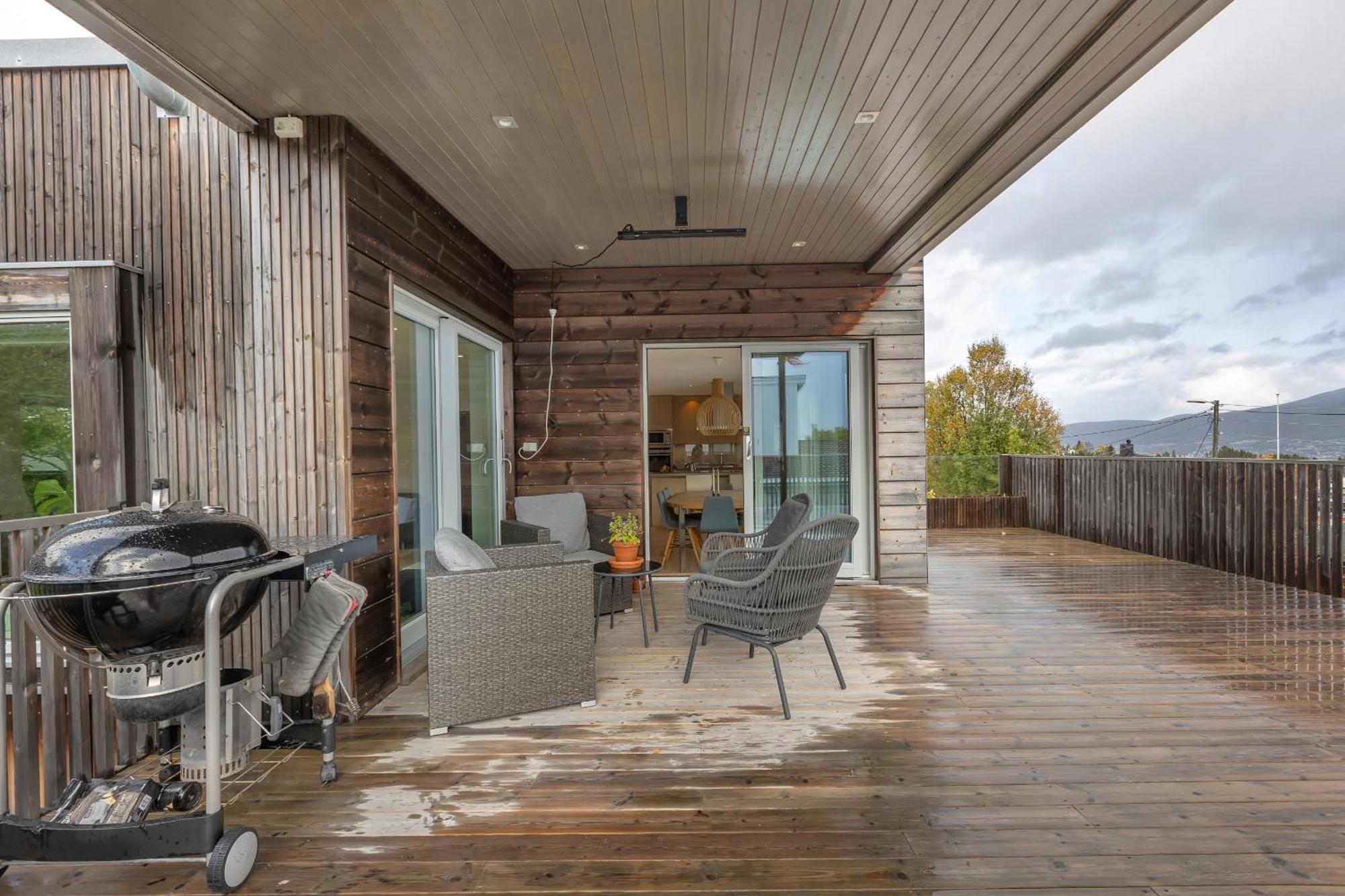 With A View Close To The Center Villa *