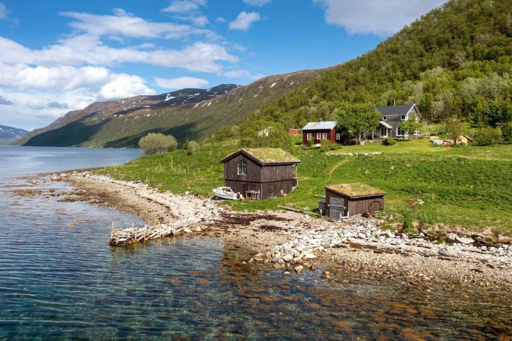 Peaceful House In Nature- No Road Holiday home Tromso