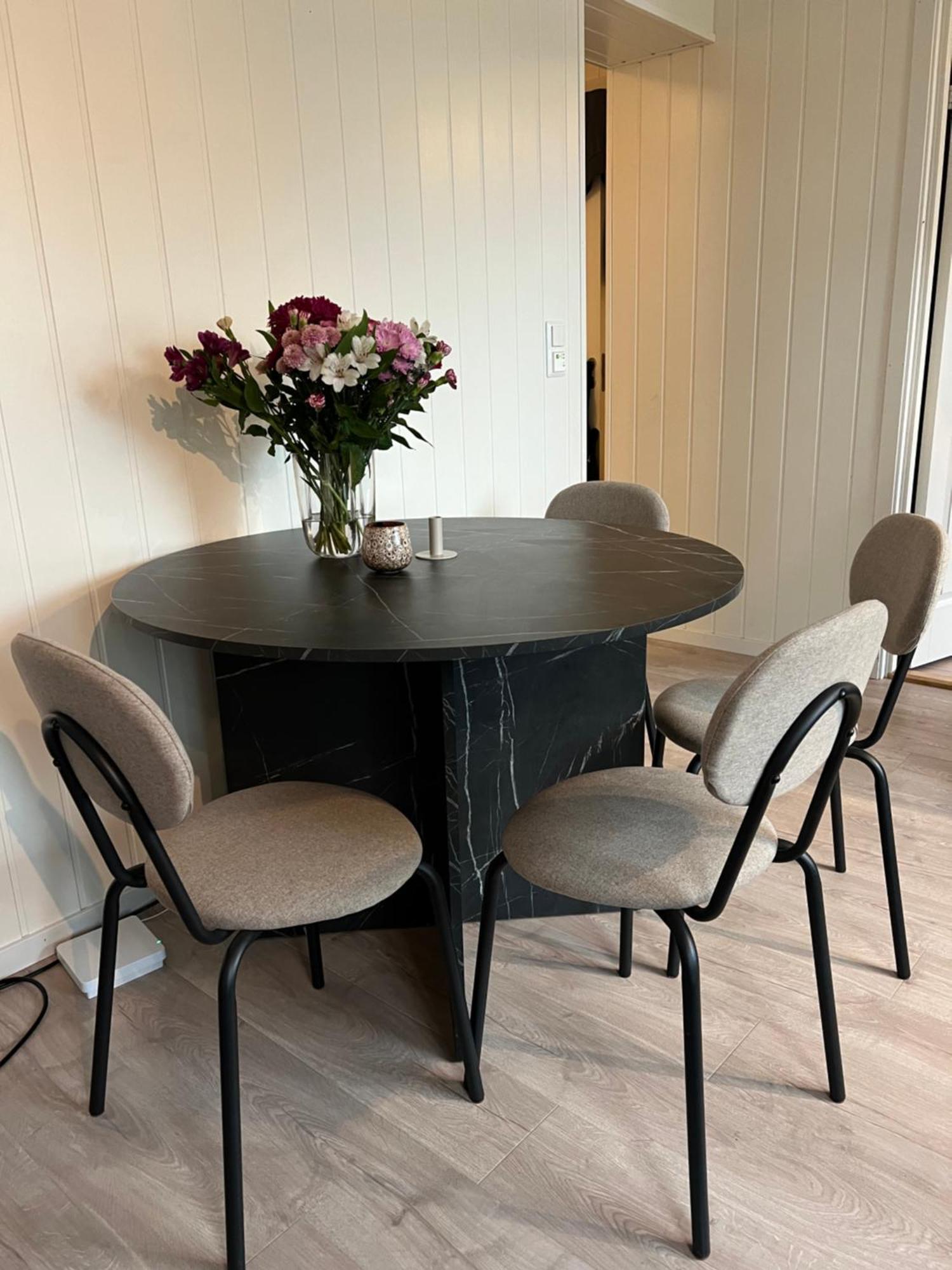Flott Leilighet, Nydelig - Gratis Parkering *
