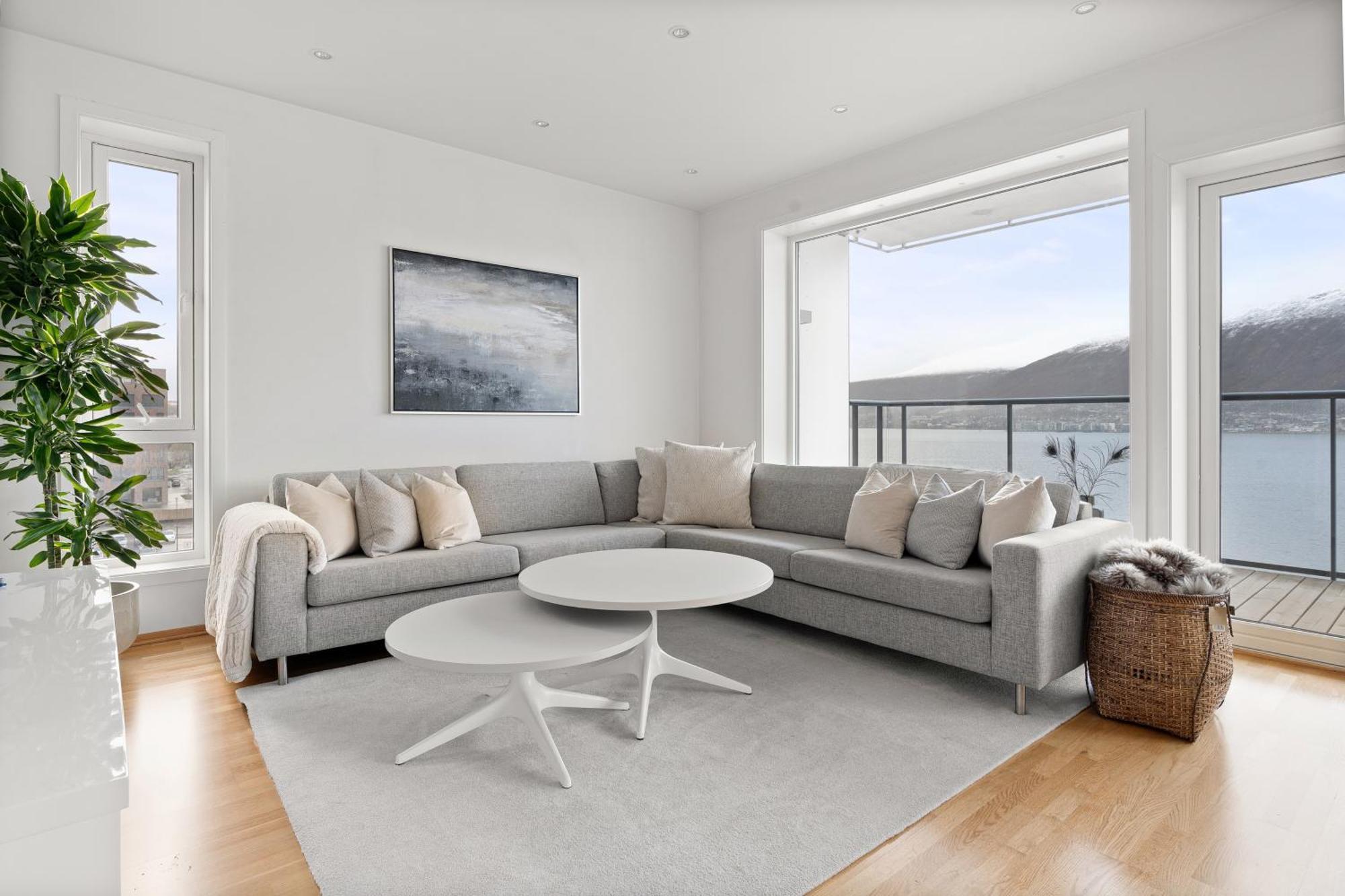Beautiful With Seaview Apartment Tromso