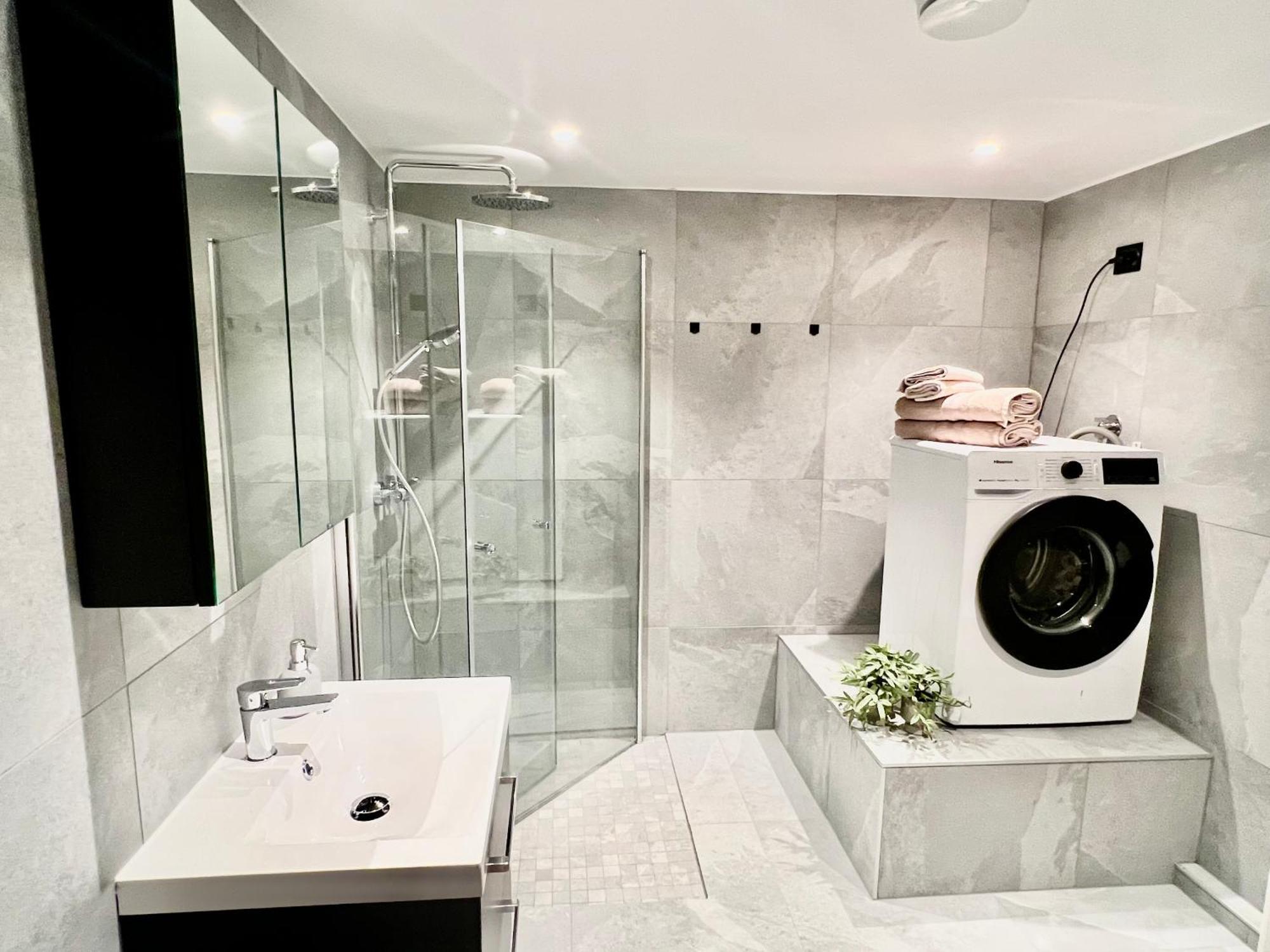 Aurora-tag Apartments, Penthouse