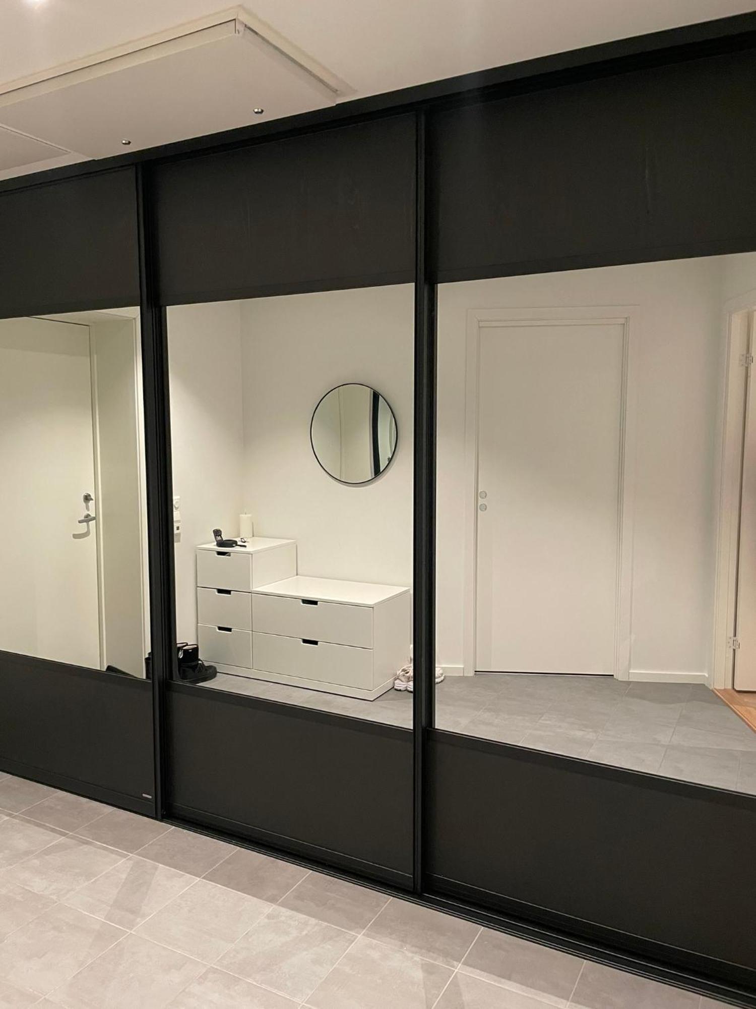 Apartment With View In *