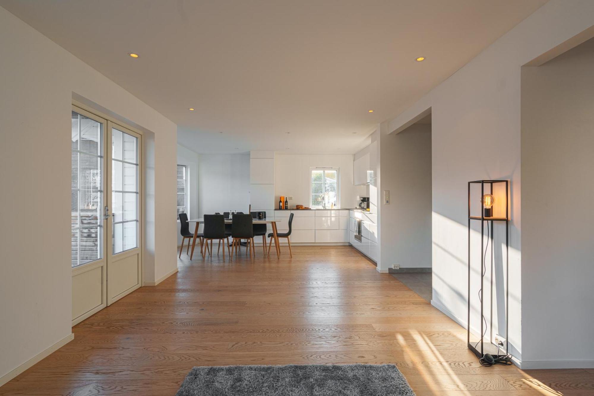 Apartment Modern House With Great View!