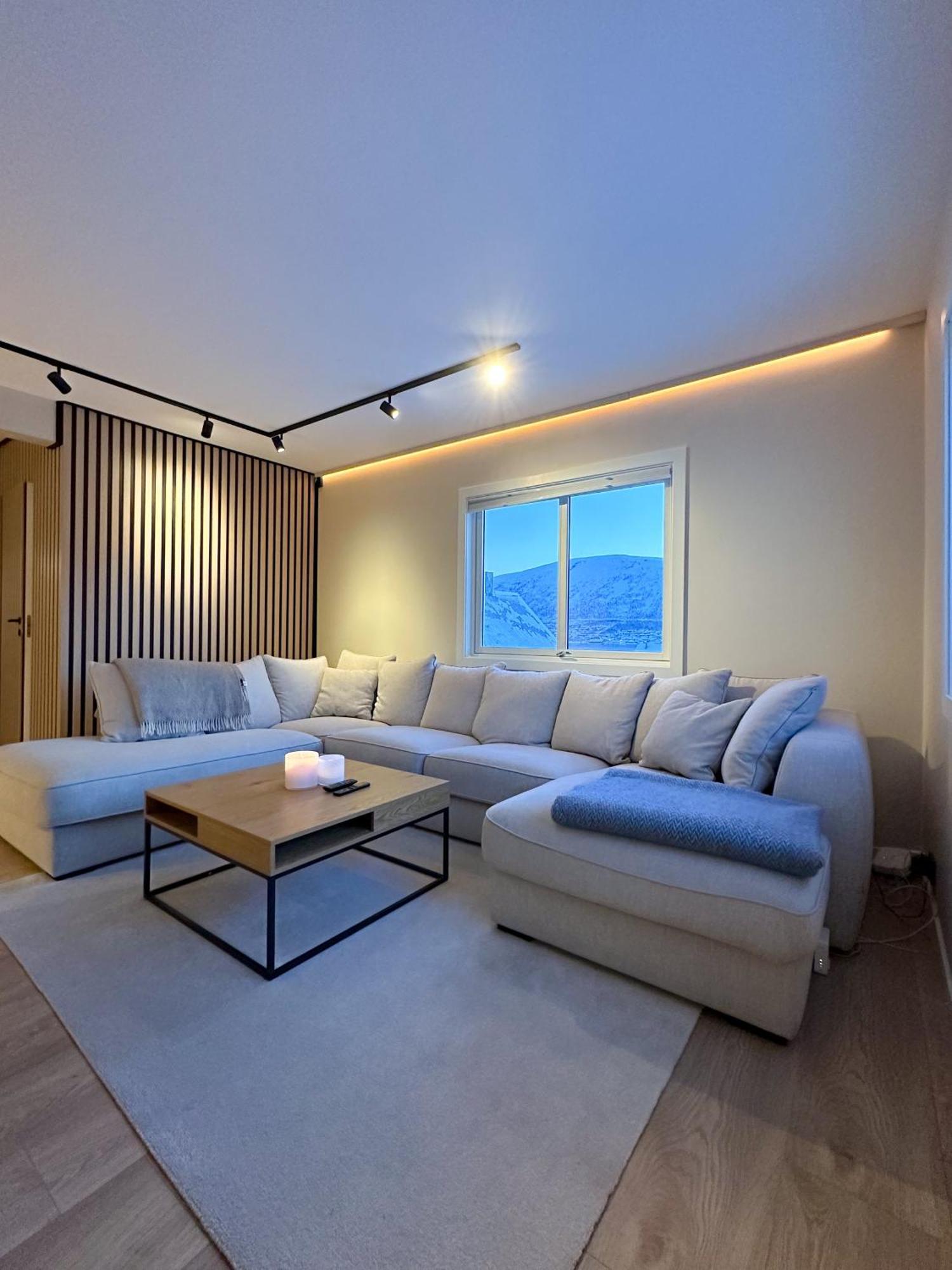3 Bedroom In Centre Of Apartment