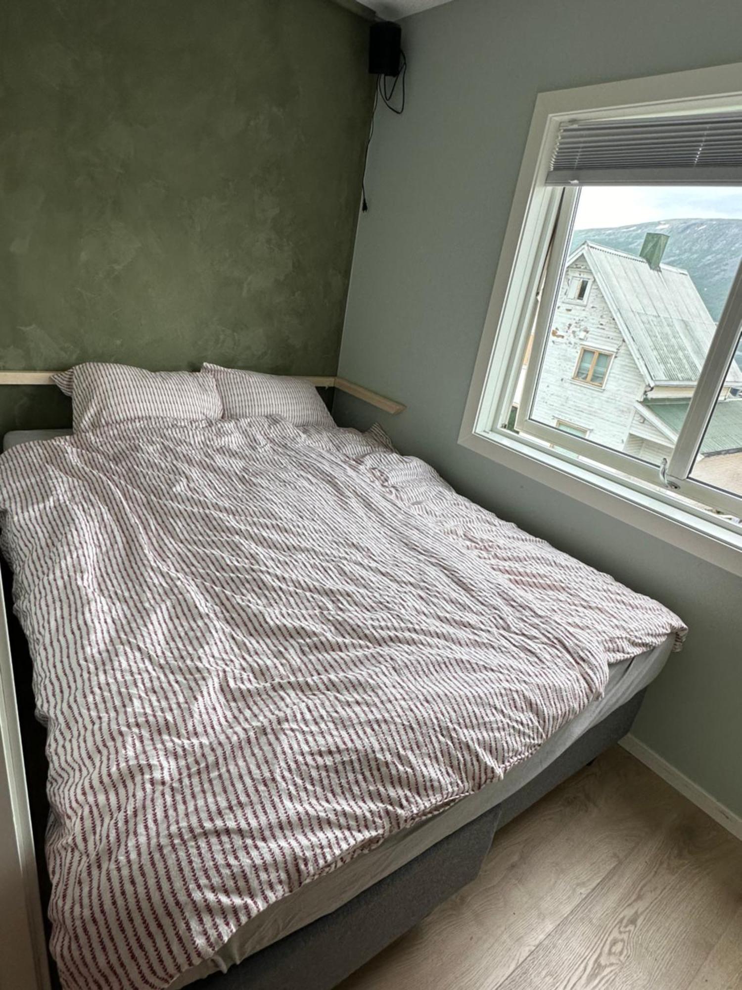3 Bedroom In Centre Of Apartment