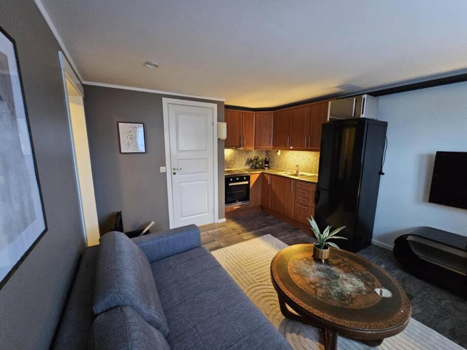 Close To Center! Apartment *