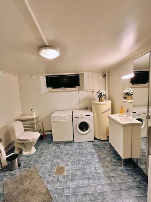 Apartment Koselig Og Sentralt Blant Lokalbefolkningen - Netflix - Parkering